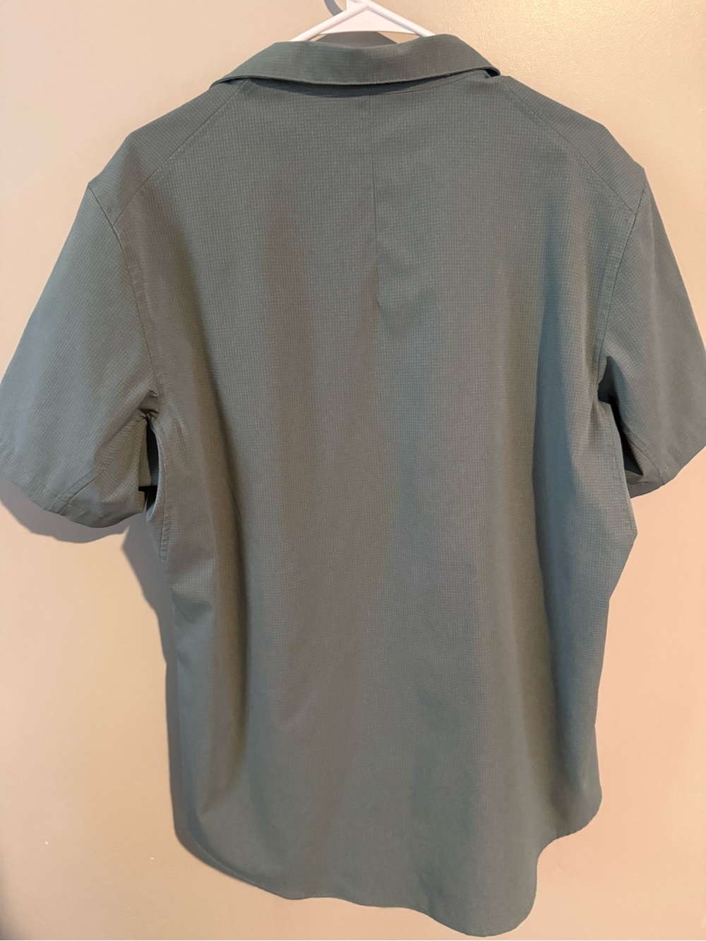 lululemon athletica Short-Sleeve Button-Down Shirt in Sage - Picture 2 of 3